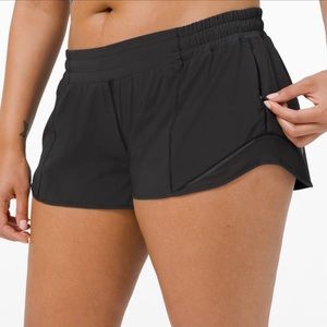 LULULEMON HOTTY HOT SHORTS🖤